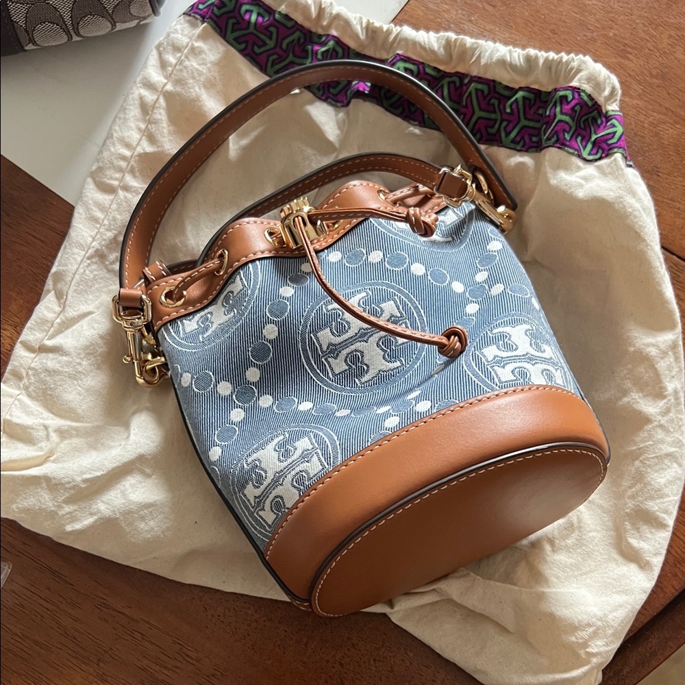 Tory Burch bucket bag